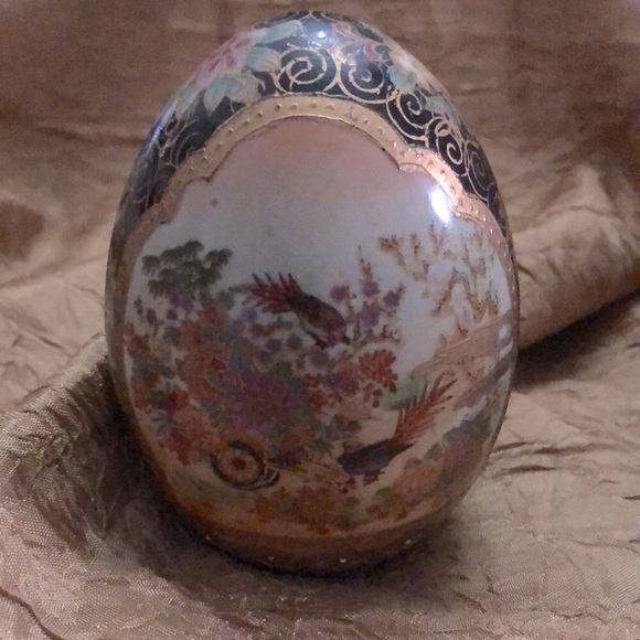 🌻 3/$15 set of 3 Handpainted Porcelain Eggs - Picture 4 of 7